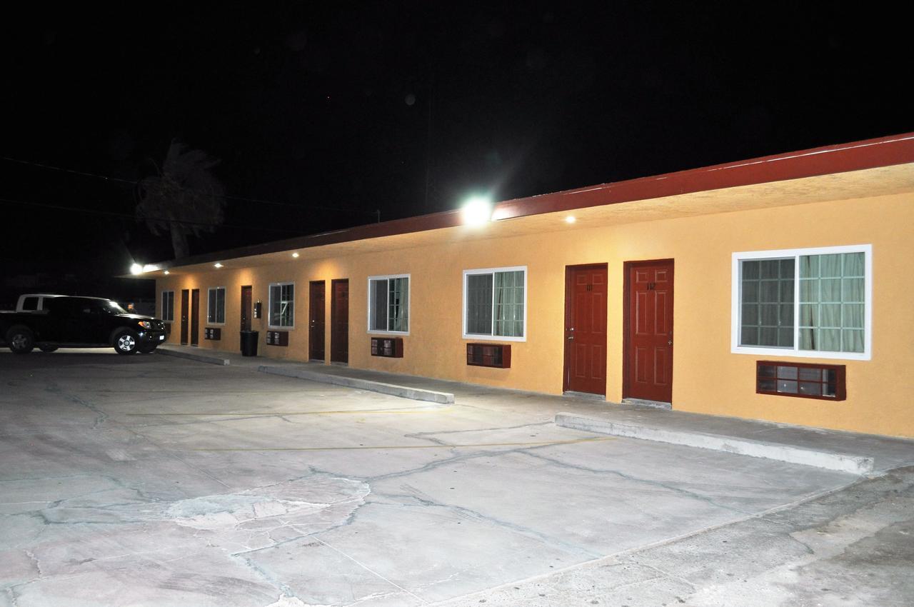 A Nights Inn Риджкрест Екстериор снимка