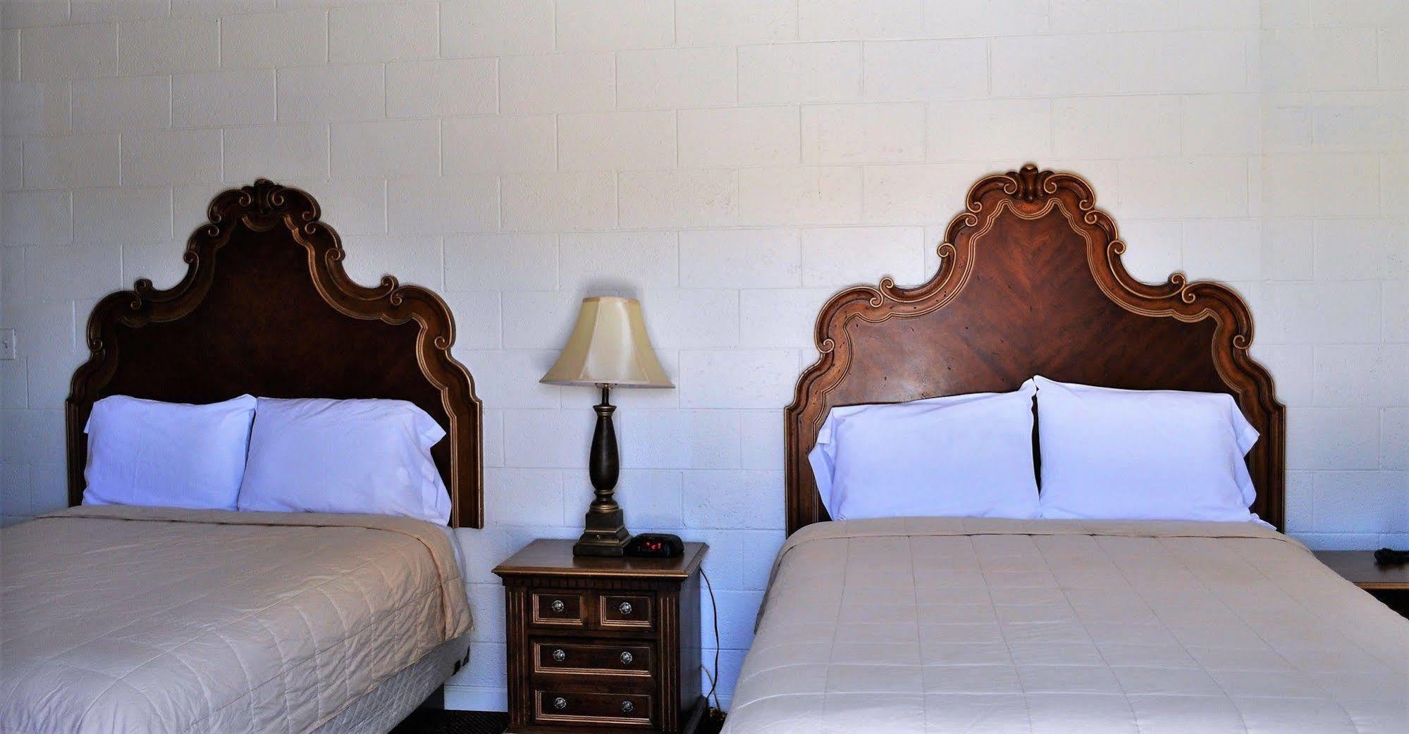 A Nights Inn Риджкрест Екстериор снимка